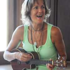 Julia-ukulele-Kundalini-Yoga-singing-workshop